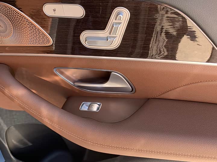 Фото 11 - Mercedes-Benz GLE-Class