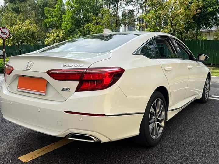 Фото 7 - Honda Inspire