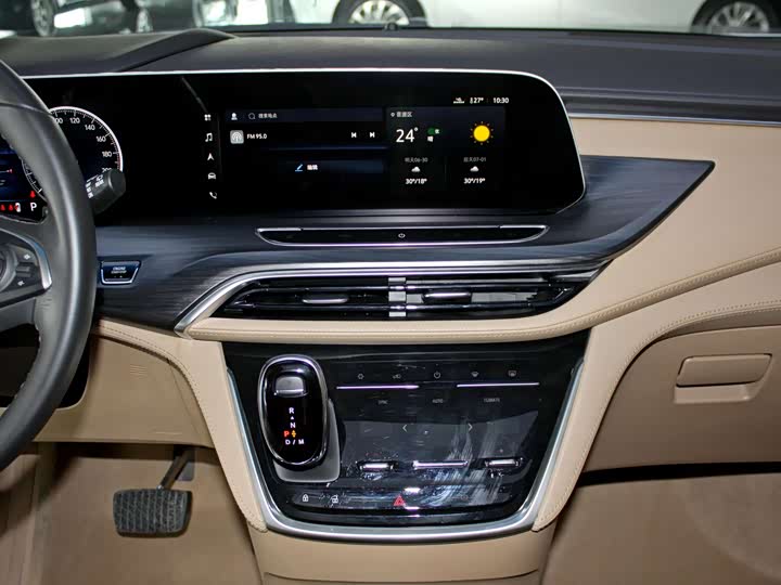 Фото 14 - Buick GL8 ES