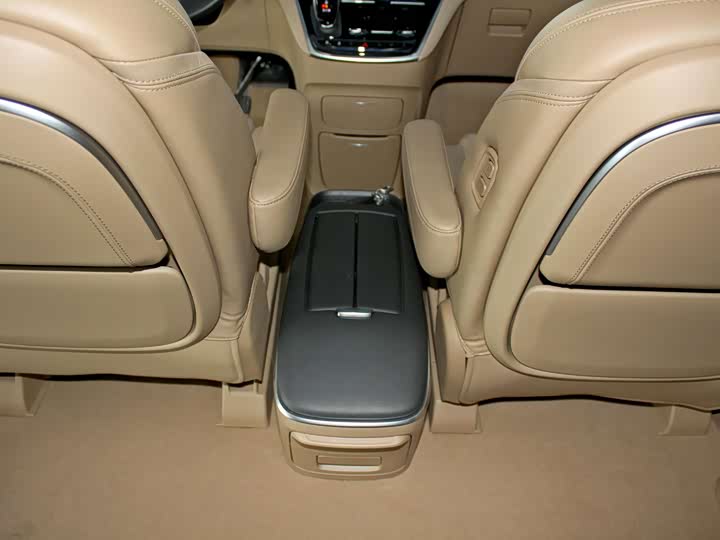 Фото 19 - Buick GL8 ES