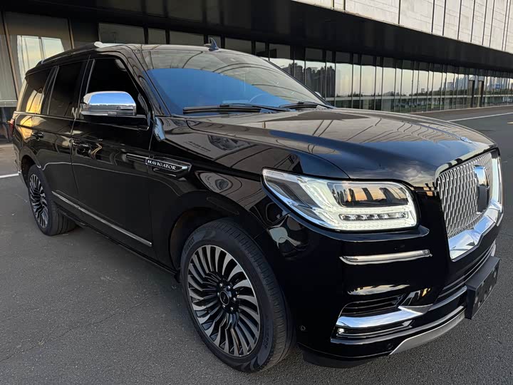 Фото 3 - Lincoln Navigator