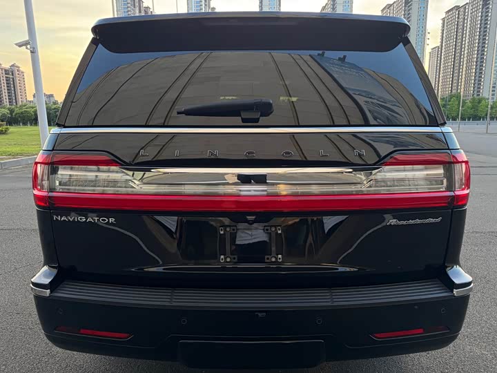 Фото 9 - Lincoln Navigator
