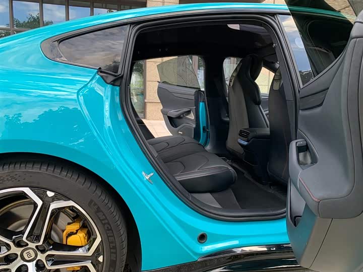 Фото 16 - Xiaomi SU7