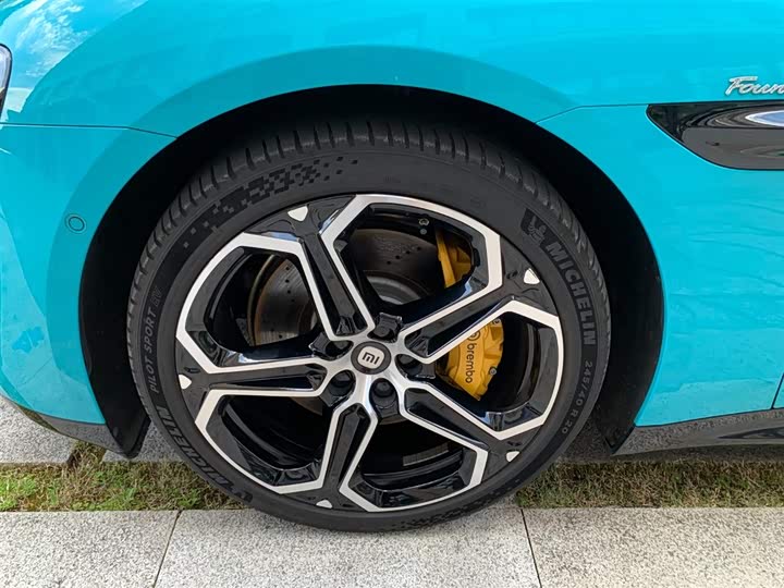 Фото 22 - Xiaomi SU7