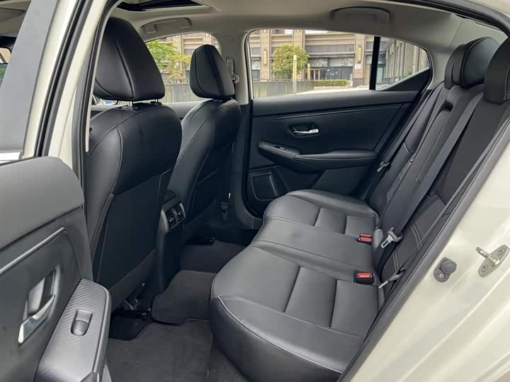 Фото 10 - Nissan Sylphy