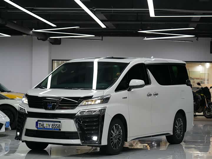 Фото 1 - Toyota Vellfire
