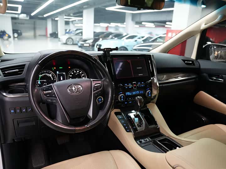 Фото 20 - Toyota Vellfire