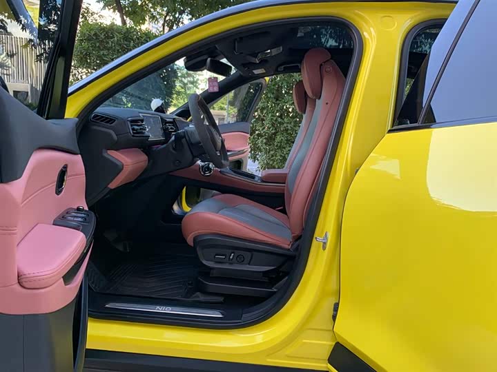 Фото 15 - Nio EC6