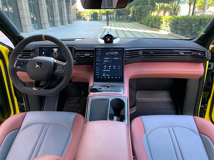 Фото 7 - Nio EC6