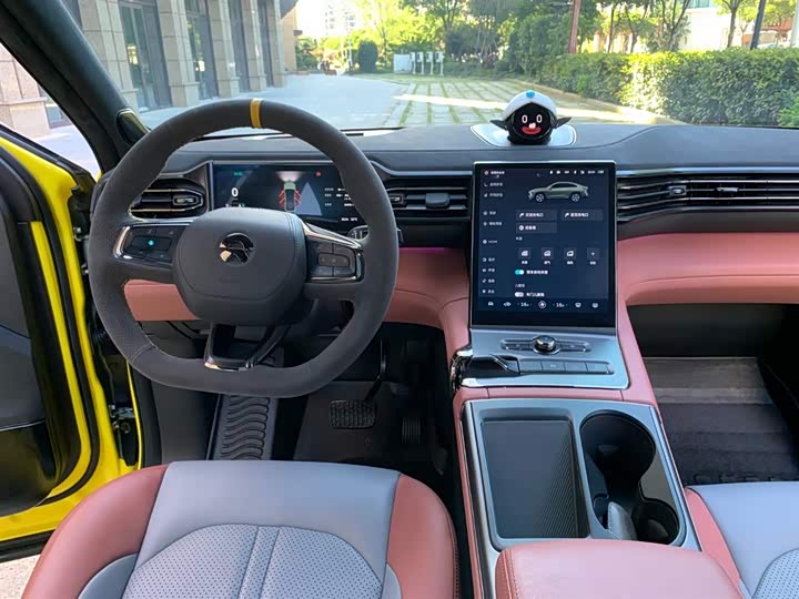 Фото 8 - Nio EC6