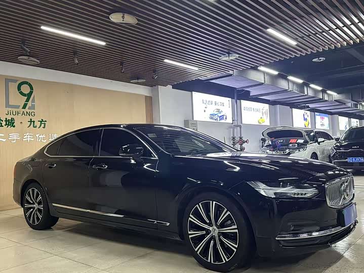 Фото 3 - Volvo S90