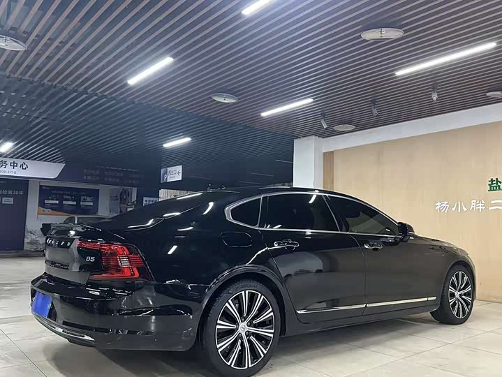 Фото 5 - Volvo S90
