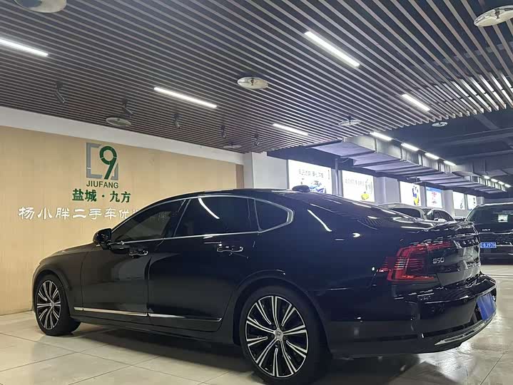 Фото 6 - Volvo S90