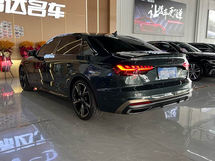 Фото 12 - Audi A4L