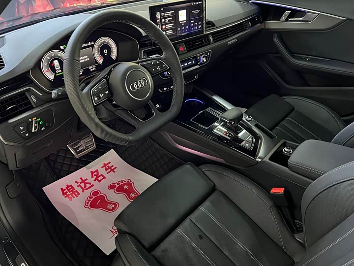 Фото 4 - Audi A4L