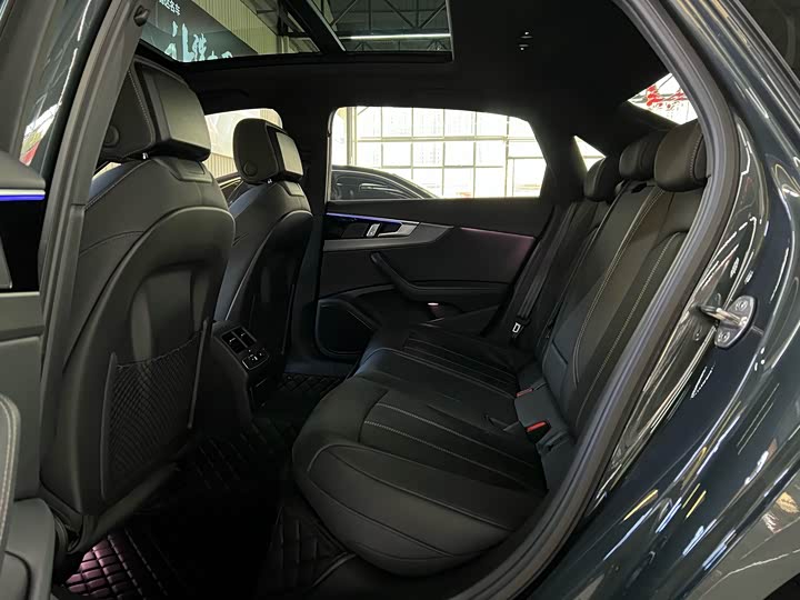 Фото 6 - Audi A4L