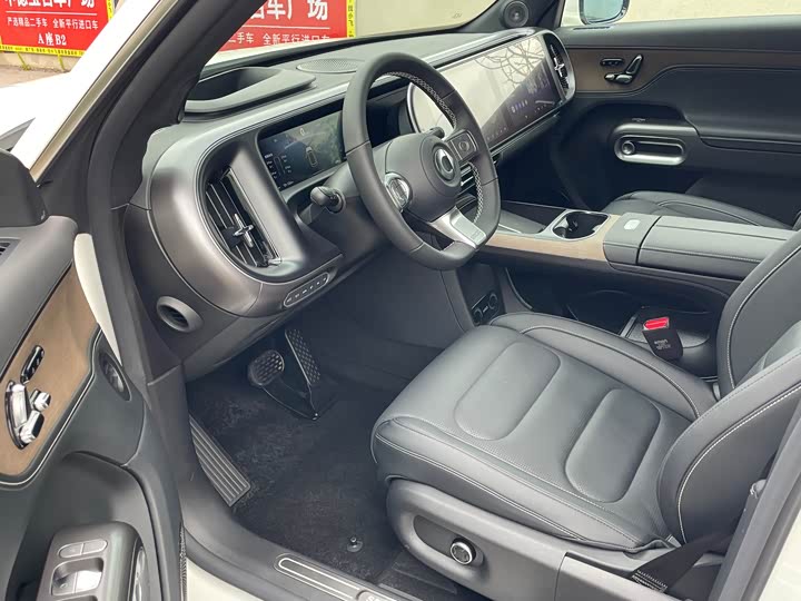 Фото 8 - Smart #5