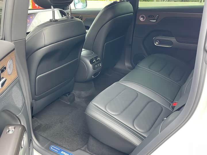 Фото 9 - Smart #5