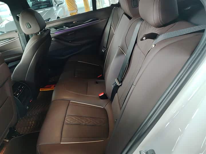 Фото 17 - BMW 5 Series