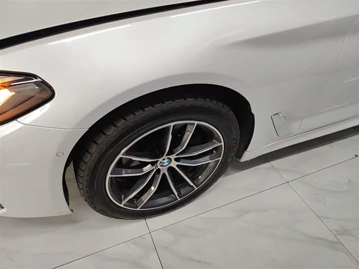 Фото 23 - BMW 5 Series