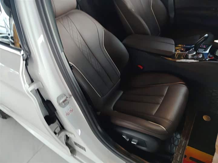 Фото 25 - BMW 5 Series