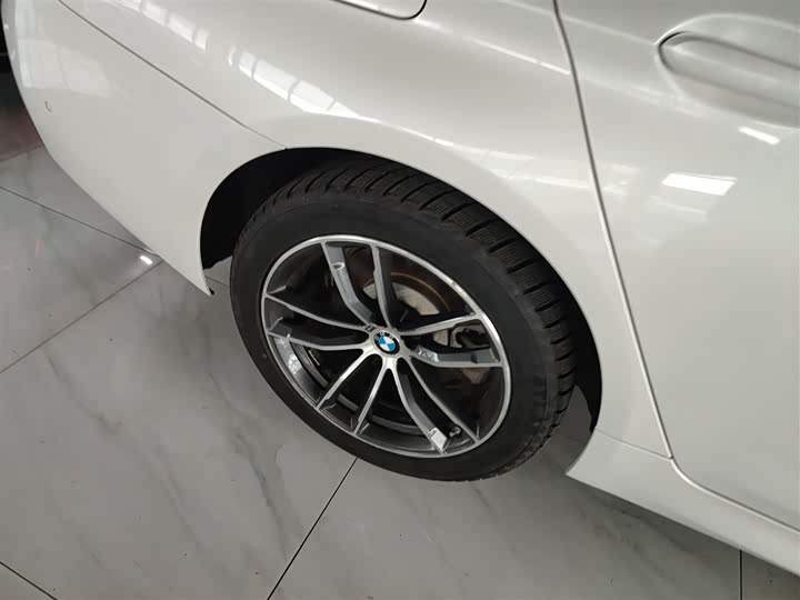 Фото 30 - BMW 5 Series