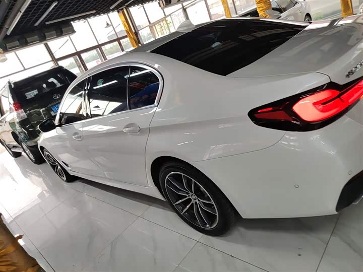 Фото 5 - BMW 5 Series