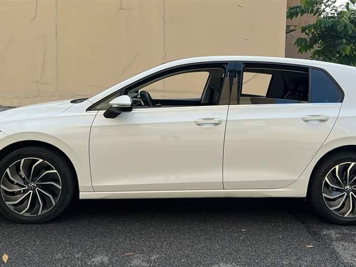 Фото 10 - Volkswagen Golf