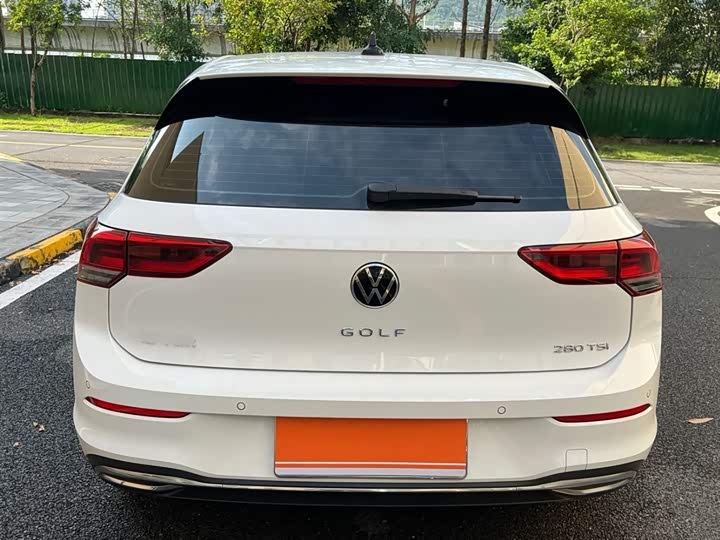 Фото 13 - Volkswagen Golf