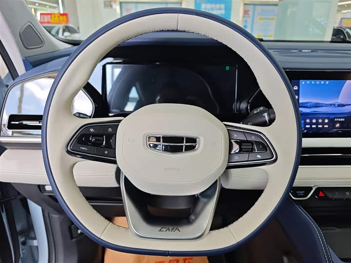 Фото 11 - Geely Monjaro