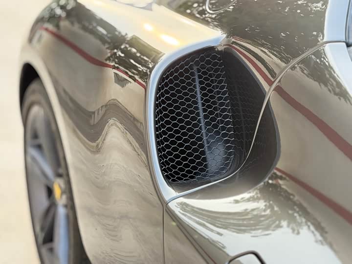 Фото 12 - Ferrari 296