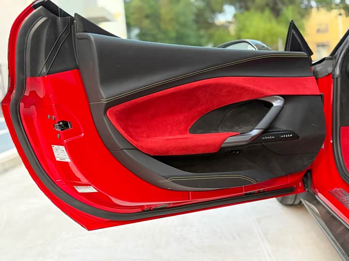 Фото 14 - Ferrari 296