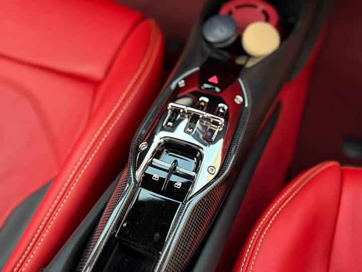 Фото 20 - Ferrari 296