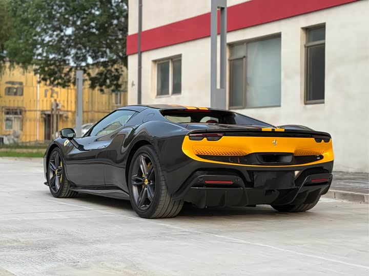 Фото 4 - Ferrari 296