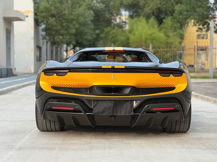 Фото 5 - Ferrari 296