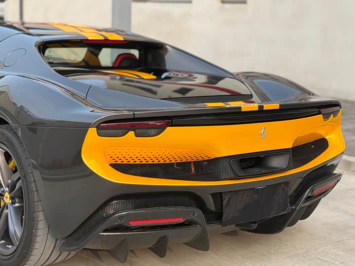 Фото 7 - Ferrari 296