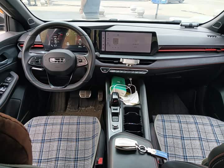 Фото 5 - Geely Binrui