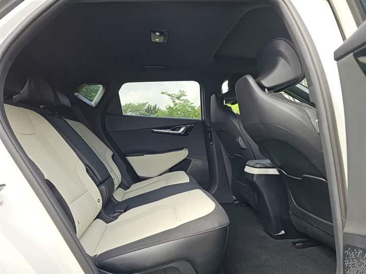 Фото 8 - Kia EV6