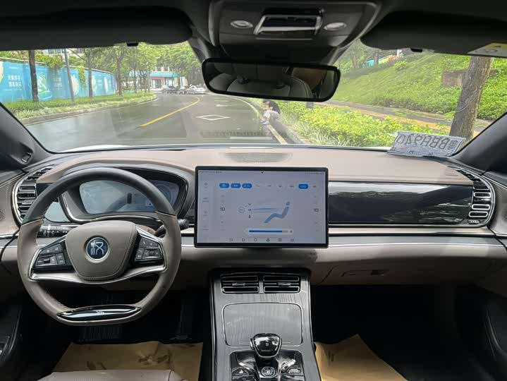 Фото 14 - BYD Han