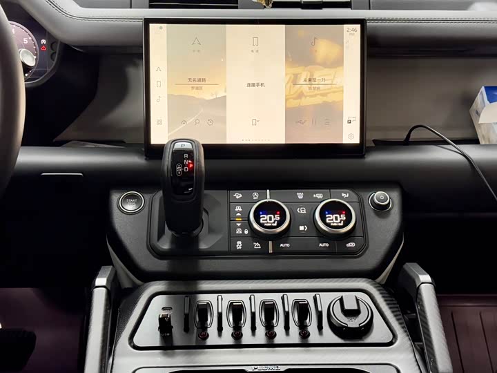 Фото 10 - Land Rover Defender