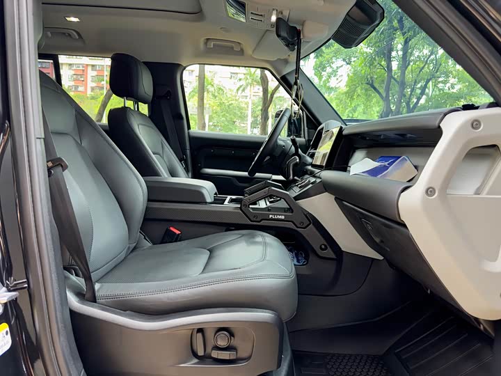 Фото 7 - Land Rover Defender