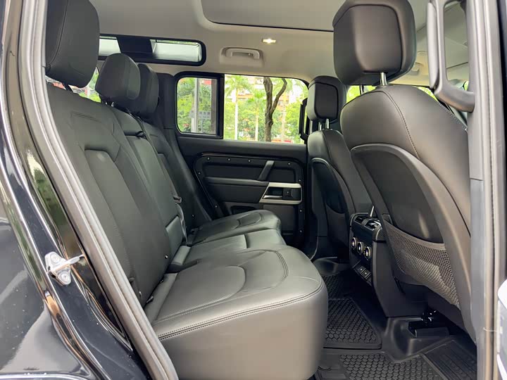 Фото 8 - Land Rover Defender