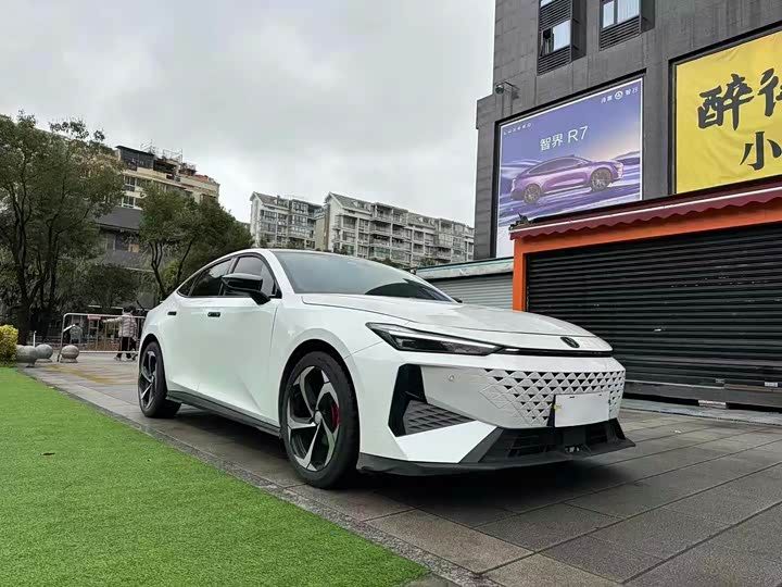 Фото 5 - Changan UNI-V