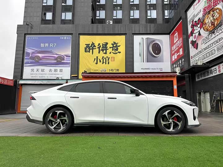 Фото 6 - Changan UNI-V