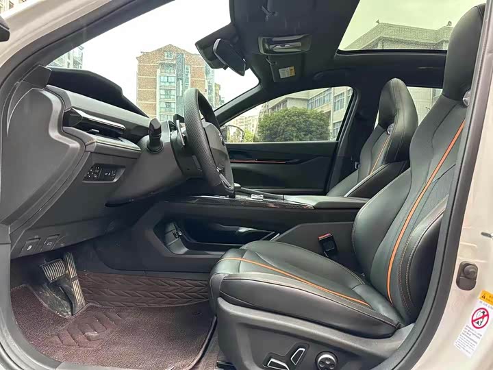 Фото 8 - Changan UNI-V