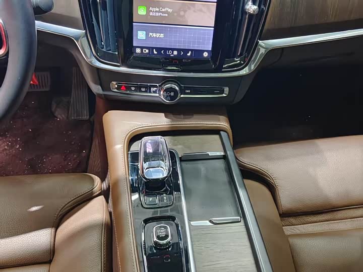 Фото 10 - Volvo S90