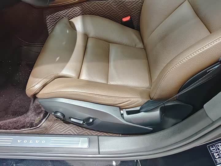 Фото 12 - Volvo S90