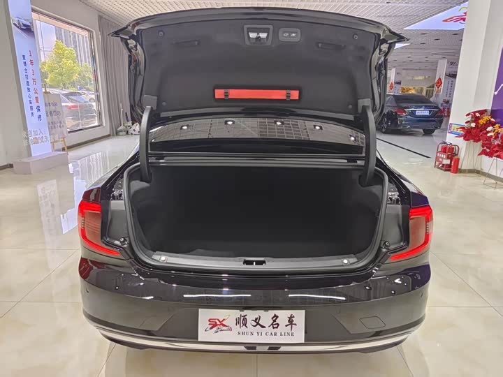 Фото 20 - Volvo S90