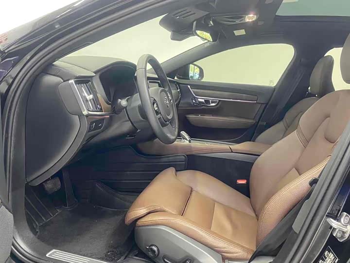 Фото 6 - Volvo S90