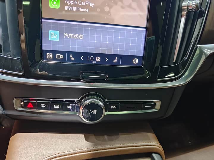 Фото 9 - Volvo S90